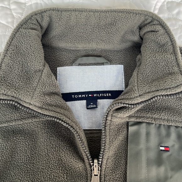 Tommy Hilfiger Men’s fleece jacket size M - Picture 2 of 3